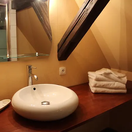Chambres D'Hotes La Tete Dans Les Etoiles 3*