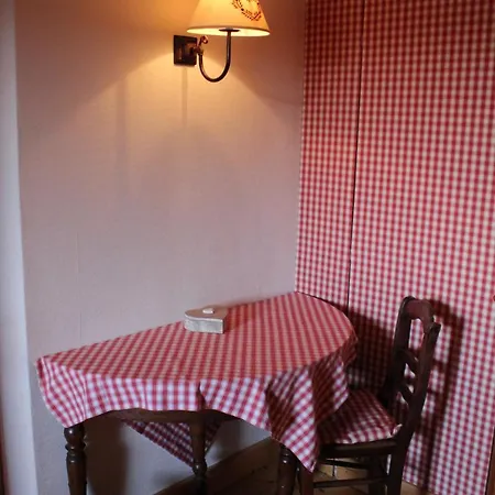 Chambres D'Hotes La Tete Dans Les Etoiles לינה וארוחת בוקר 3*