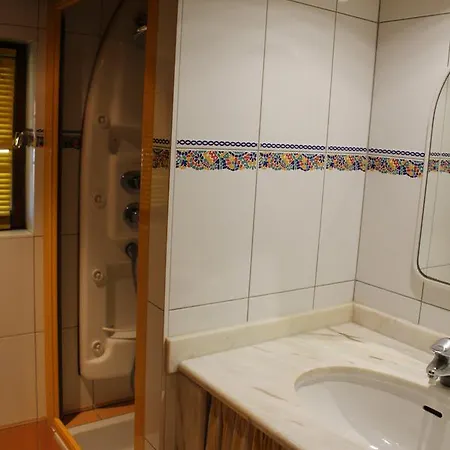 Chambres D'Hotes La Tete Dans Les Etoiles Weyersheim