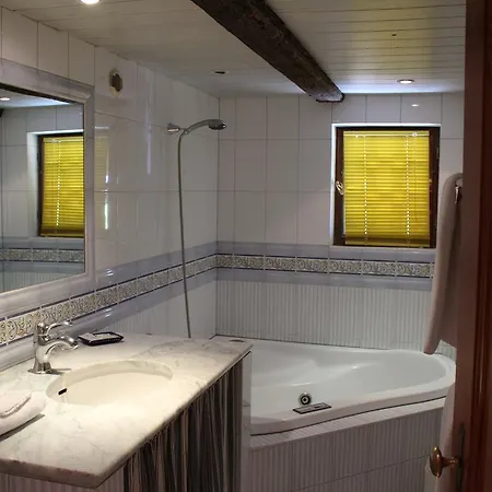 Oda ve Kahvaltı La Tete Dans Les Etoiles Weyersheim