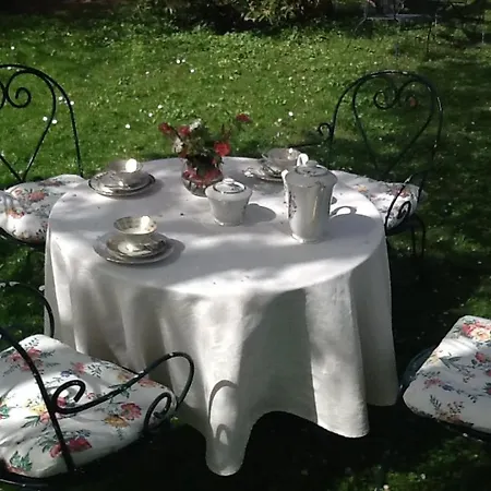 Oda ve Kahvaltı La Tete Dans Les Etoiles 3*